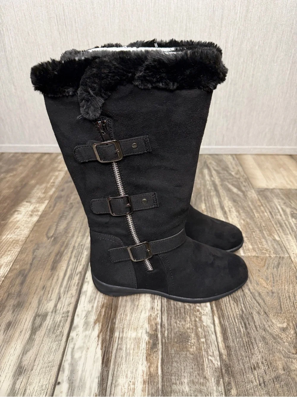 Girl’s Hot Cakes Black Faux Fur-Trim Mid-Calf Buckle Boot Size 2.5